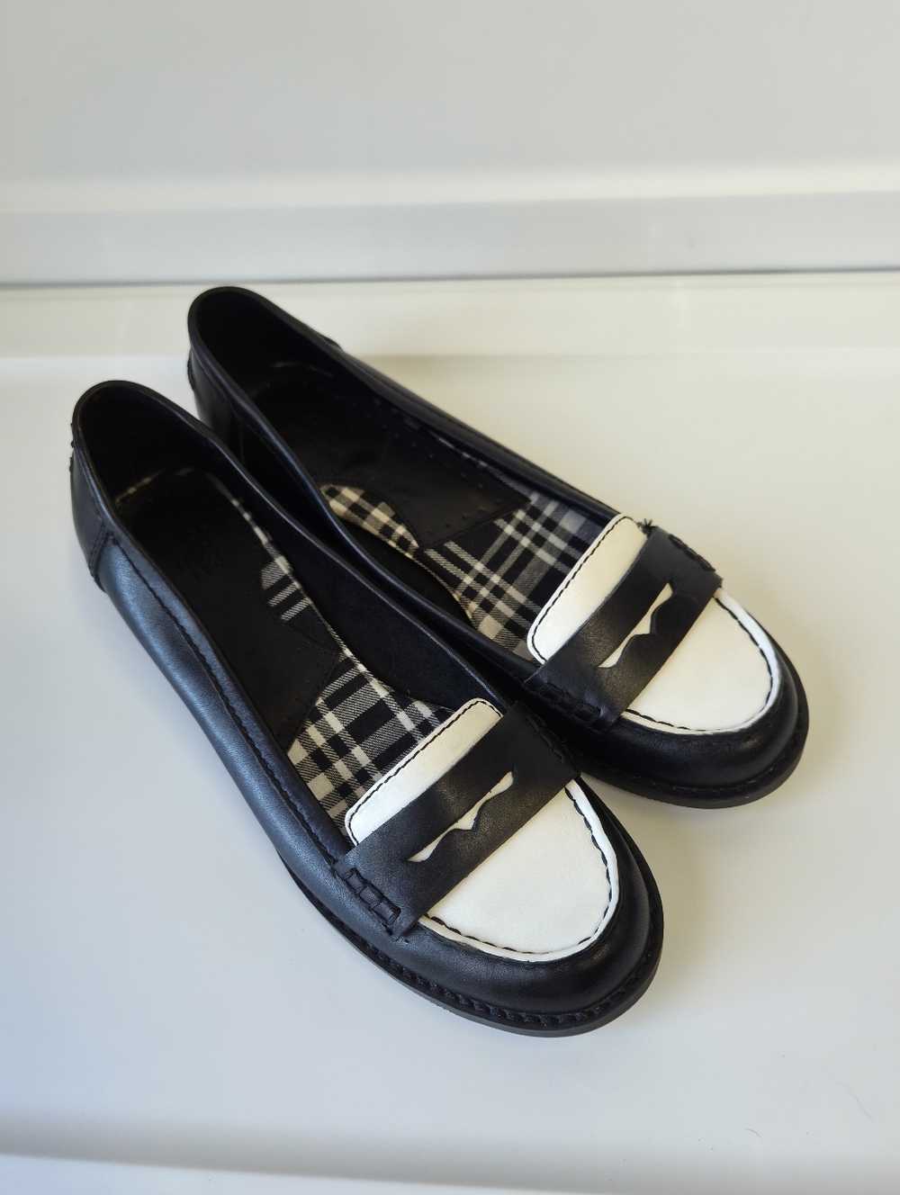 G.H Bass & Co Black And White Genuine Leather Oxford Penny Loafer Size 8